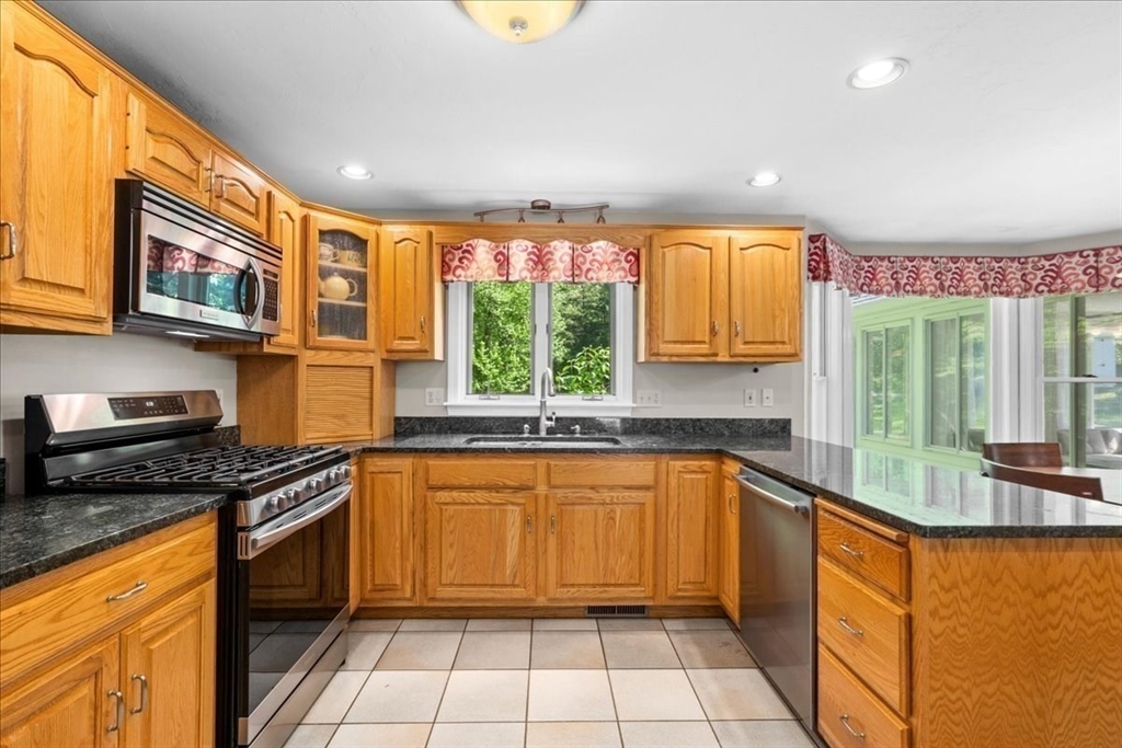 6 Teresa Cir