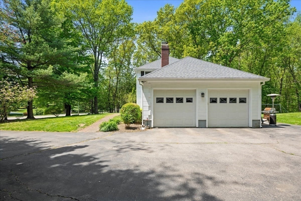 6 Teresa Cir