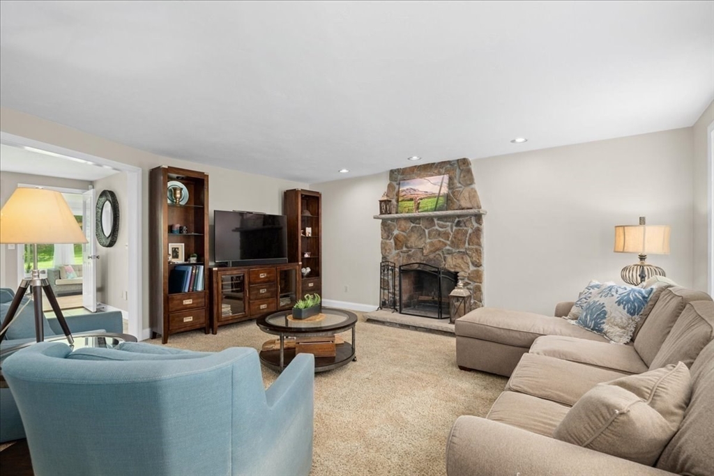 6 Teresa Cir