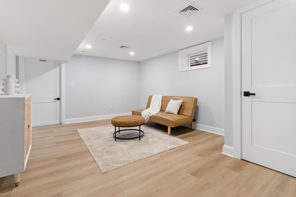 36 Burnside Ave # 1