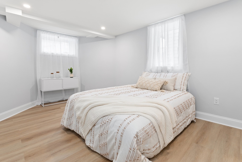 36 Burnside Ave # 1