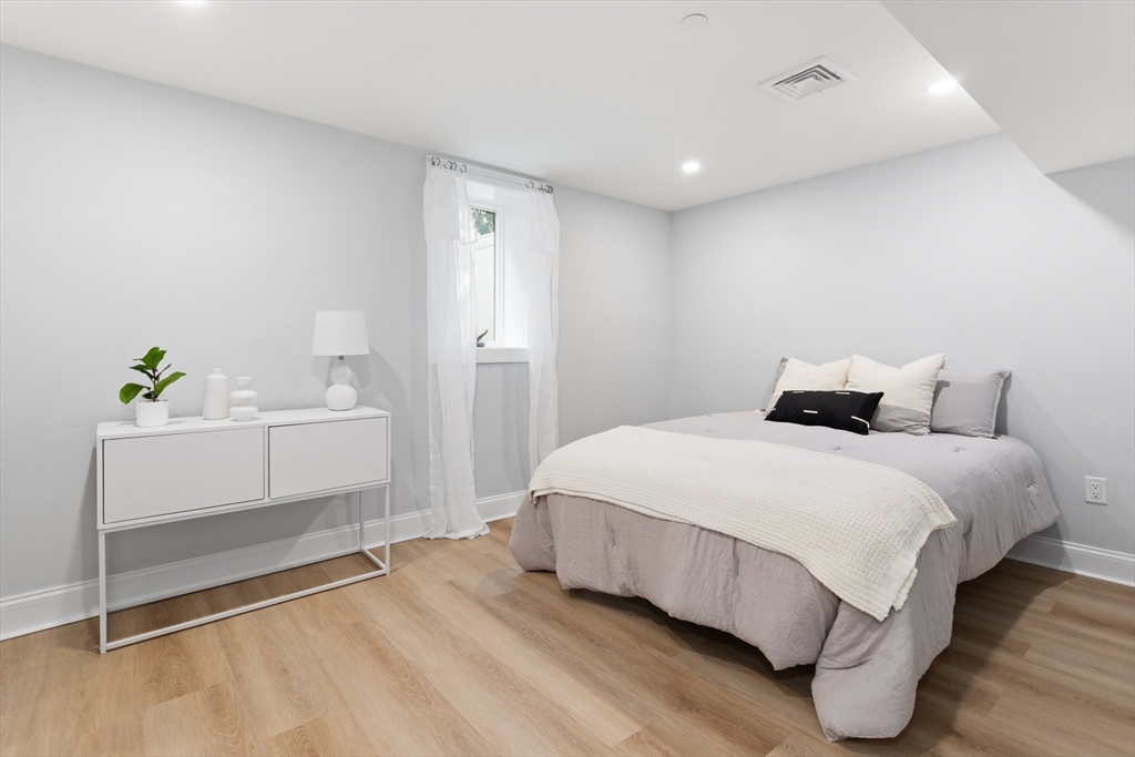36 Burnside Ave # 1