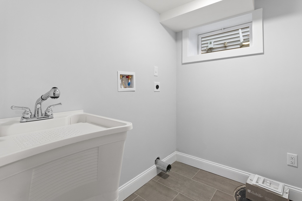 36 Burnside Ave # 1