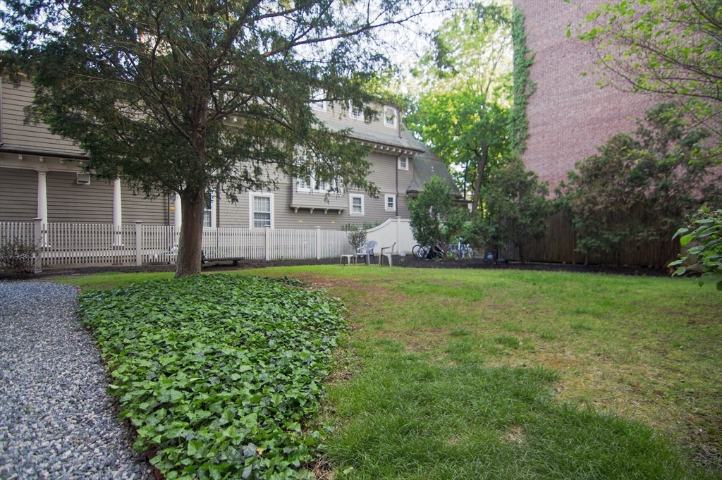 16 Chauncy St # 10