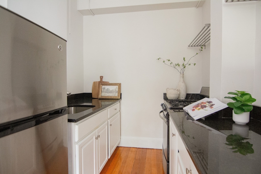 16 Chauncy St # 10