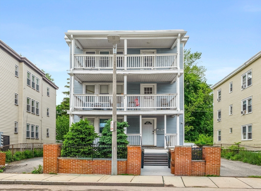 43 Wentworth St # 3