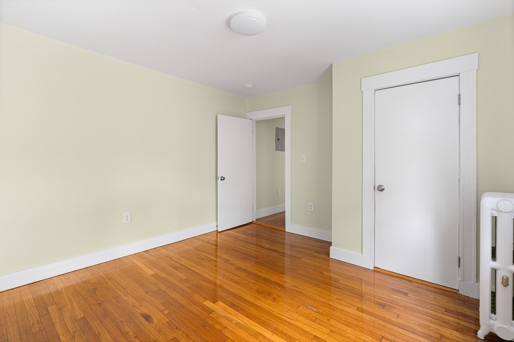43 Wentworth St # 3