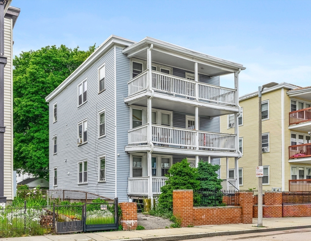 43 Wentworth St # 3