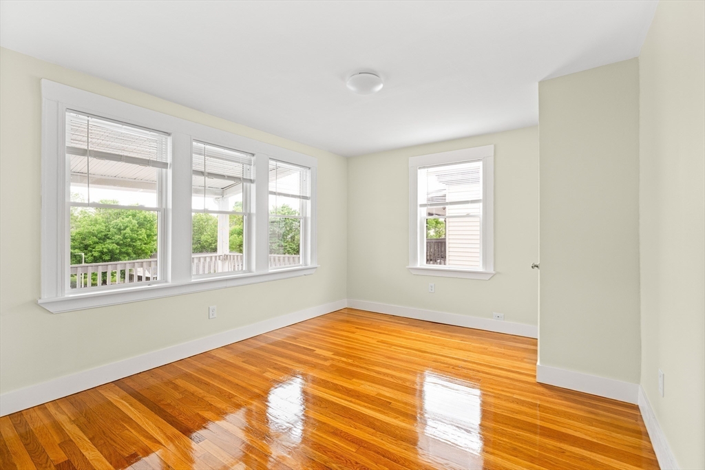 43 Wentworth St # 3