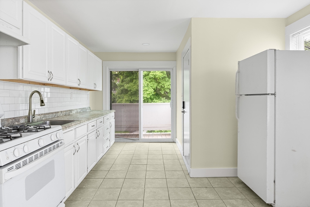43 Wentworth St # 3