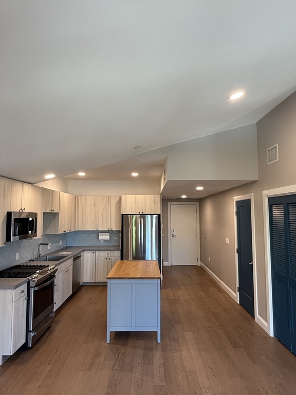 368 Pleasant # 303