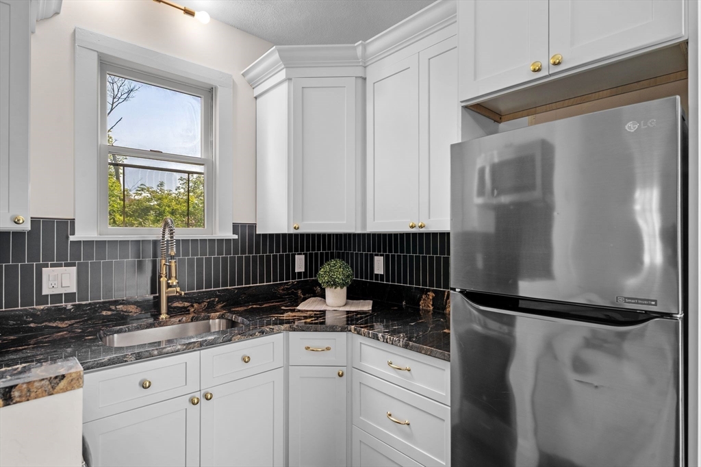 28 Columbus Ave # 4