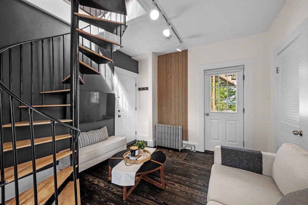 28 Columbus Ave # 4