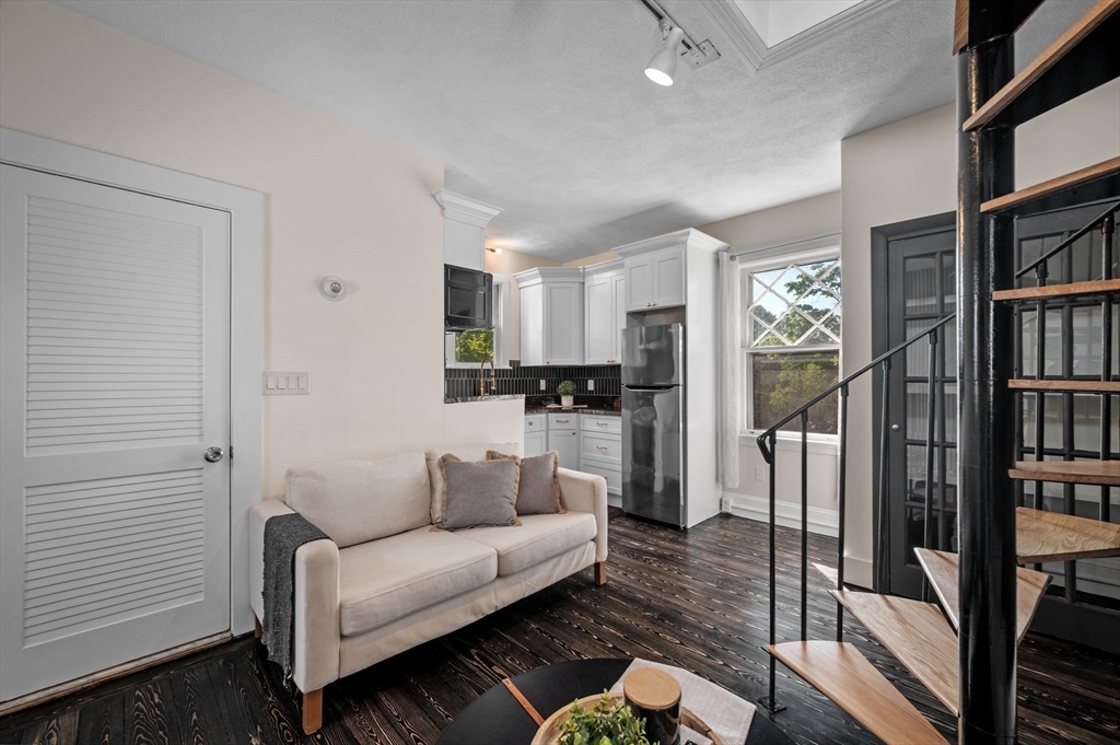 28 Columbus Ave # 4