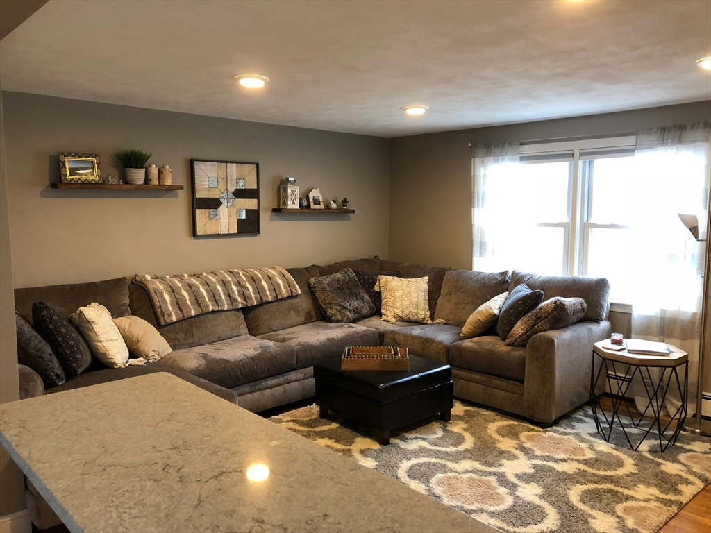 1044 Main St # 2