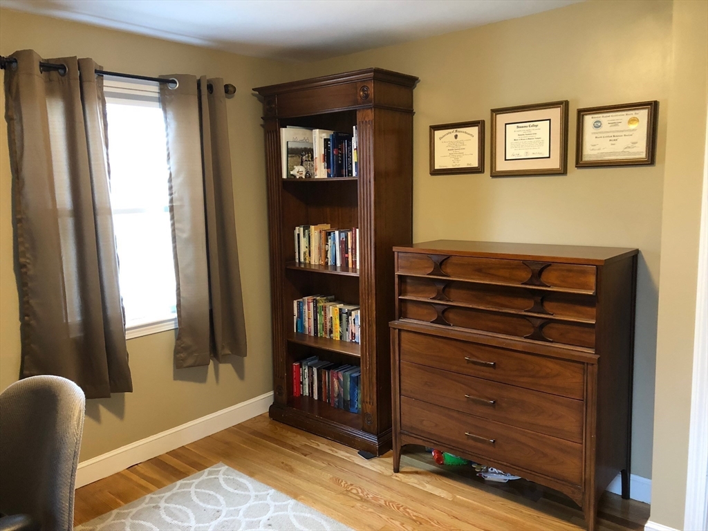1044 Main St # 2