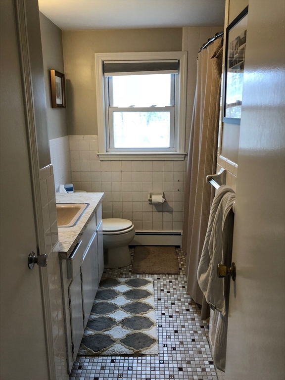 1044 Main St # 2