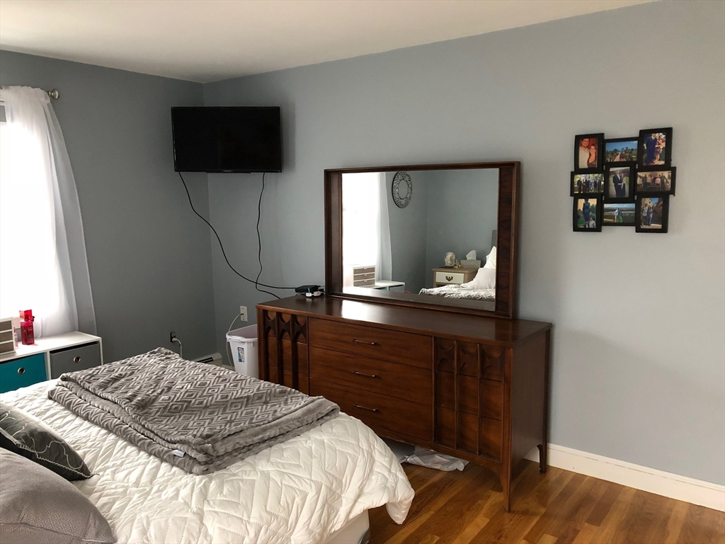 1044 Main St # 2