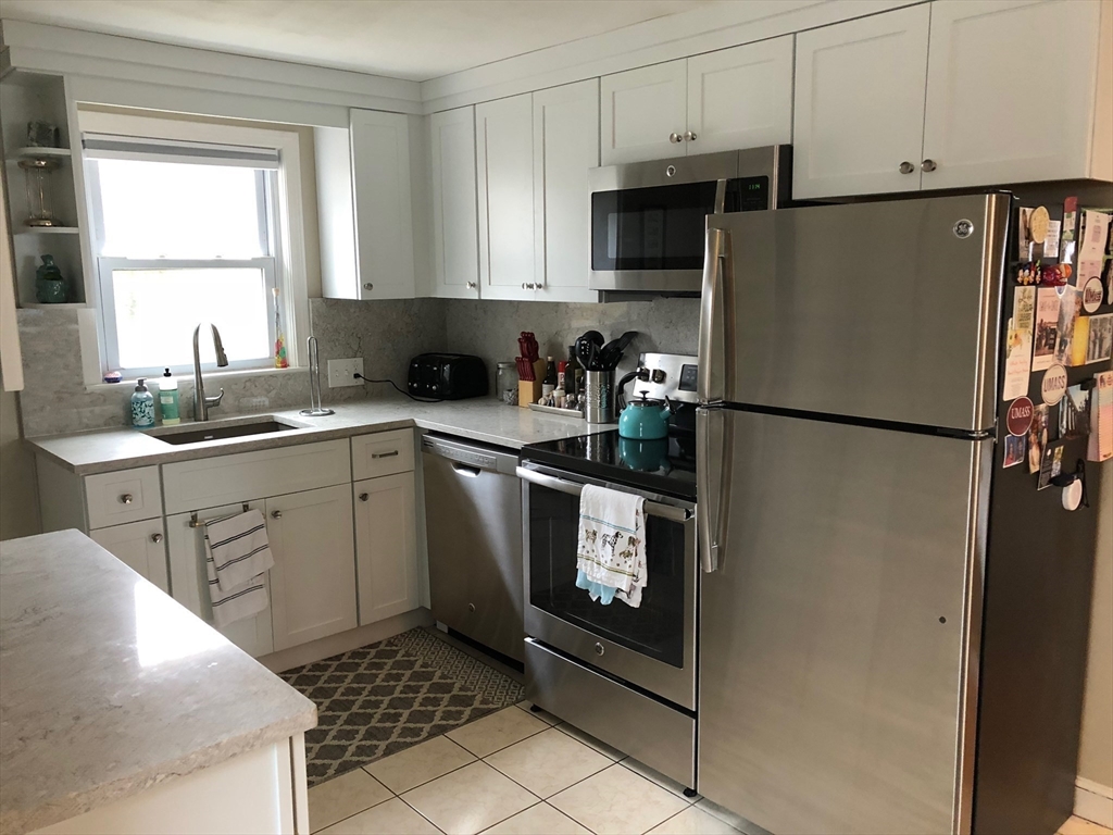 1044 Main St # 2