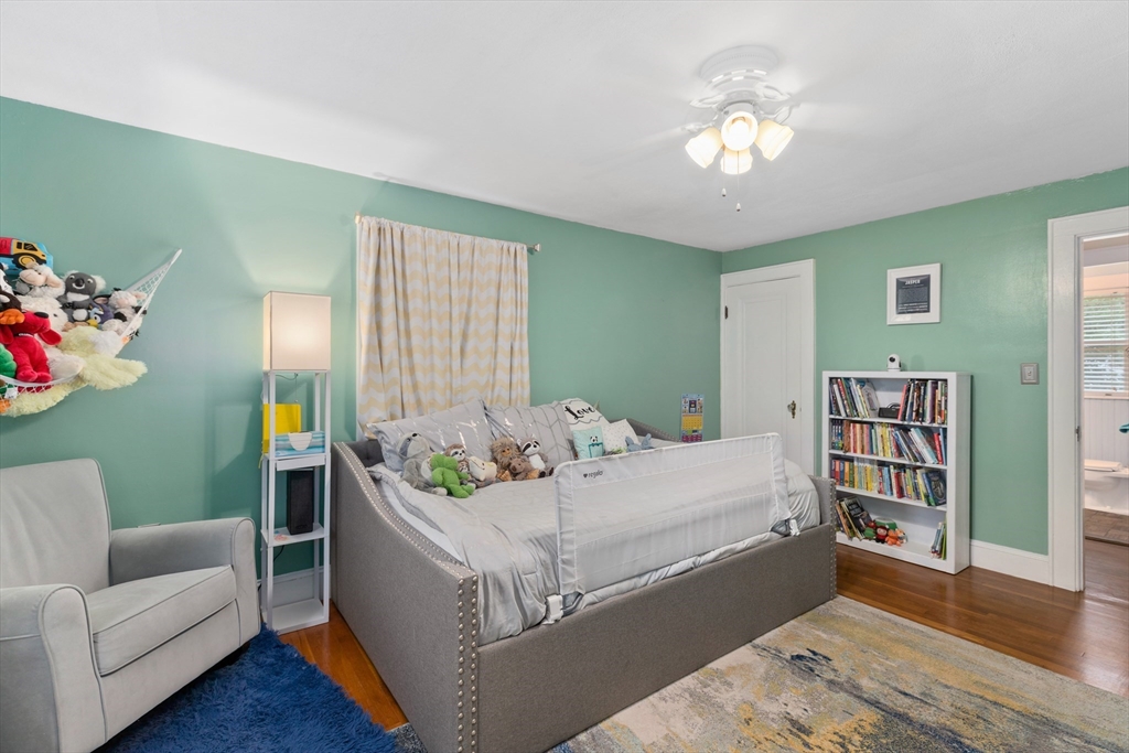 12 Baincroft Rd