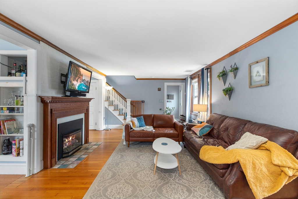 12 Baincroft Rd