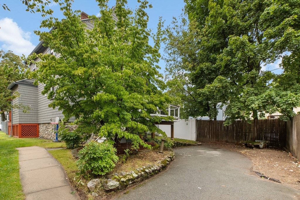 12 Baincroft Rd