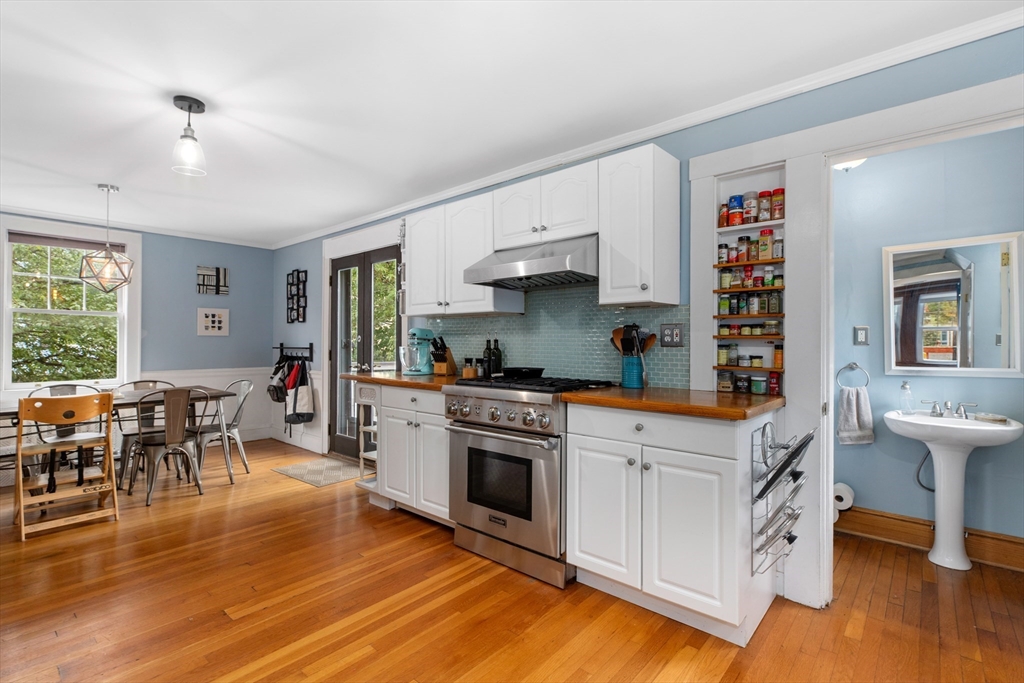 12 Baincroft Rd
