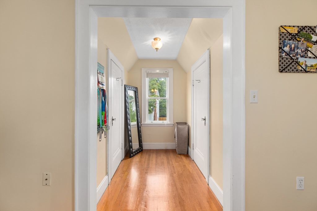 12 Baincroft Rd