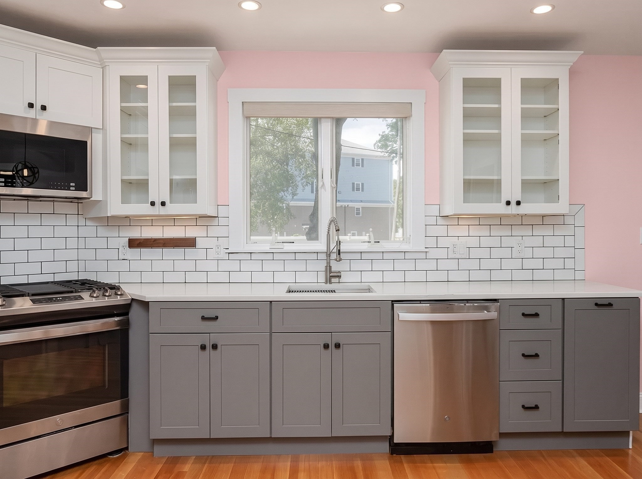 33 Vine St # 2