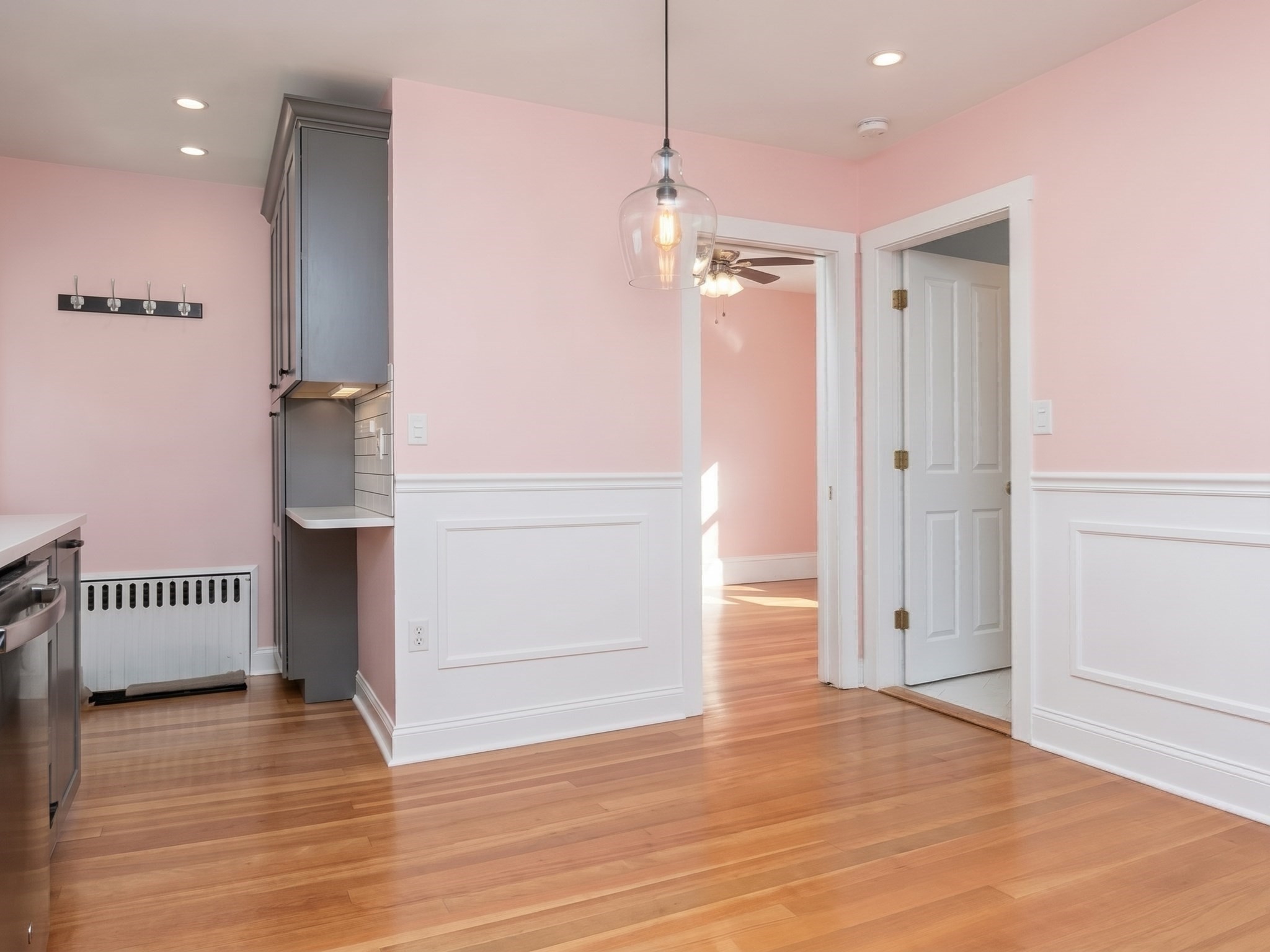 33 Vine St # 2