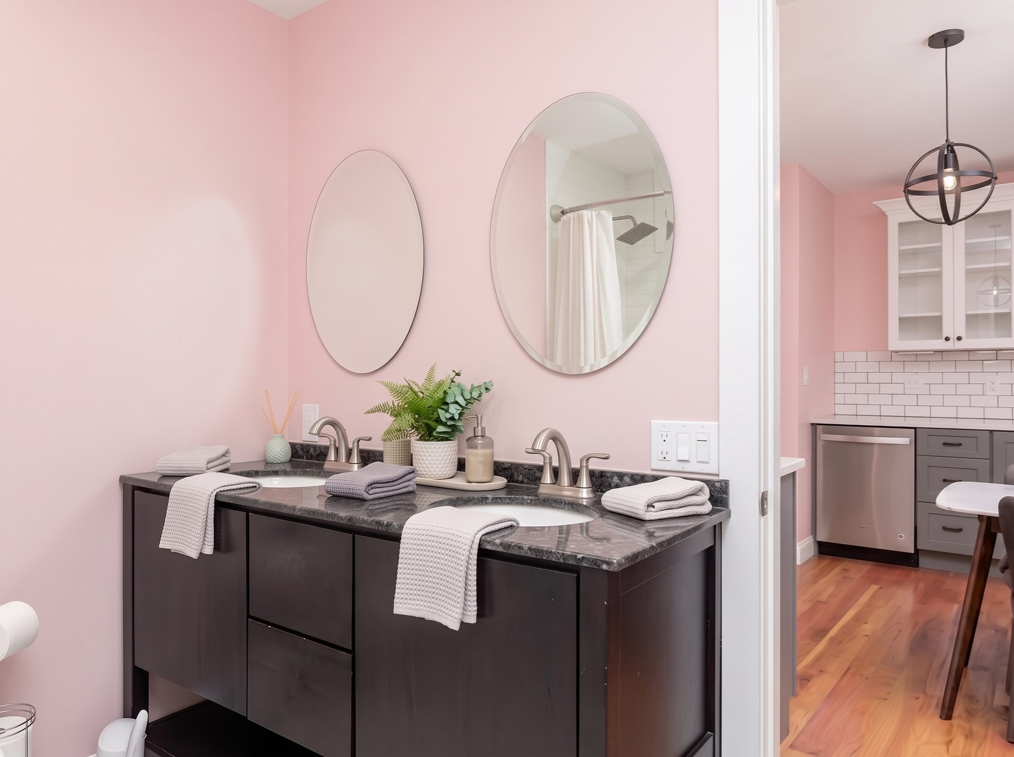33 Vine St # 2