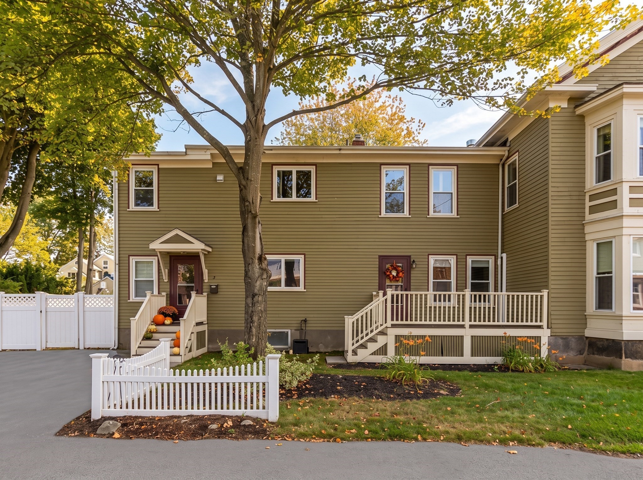 33 Vine St # 2