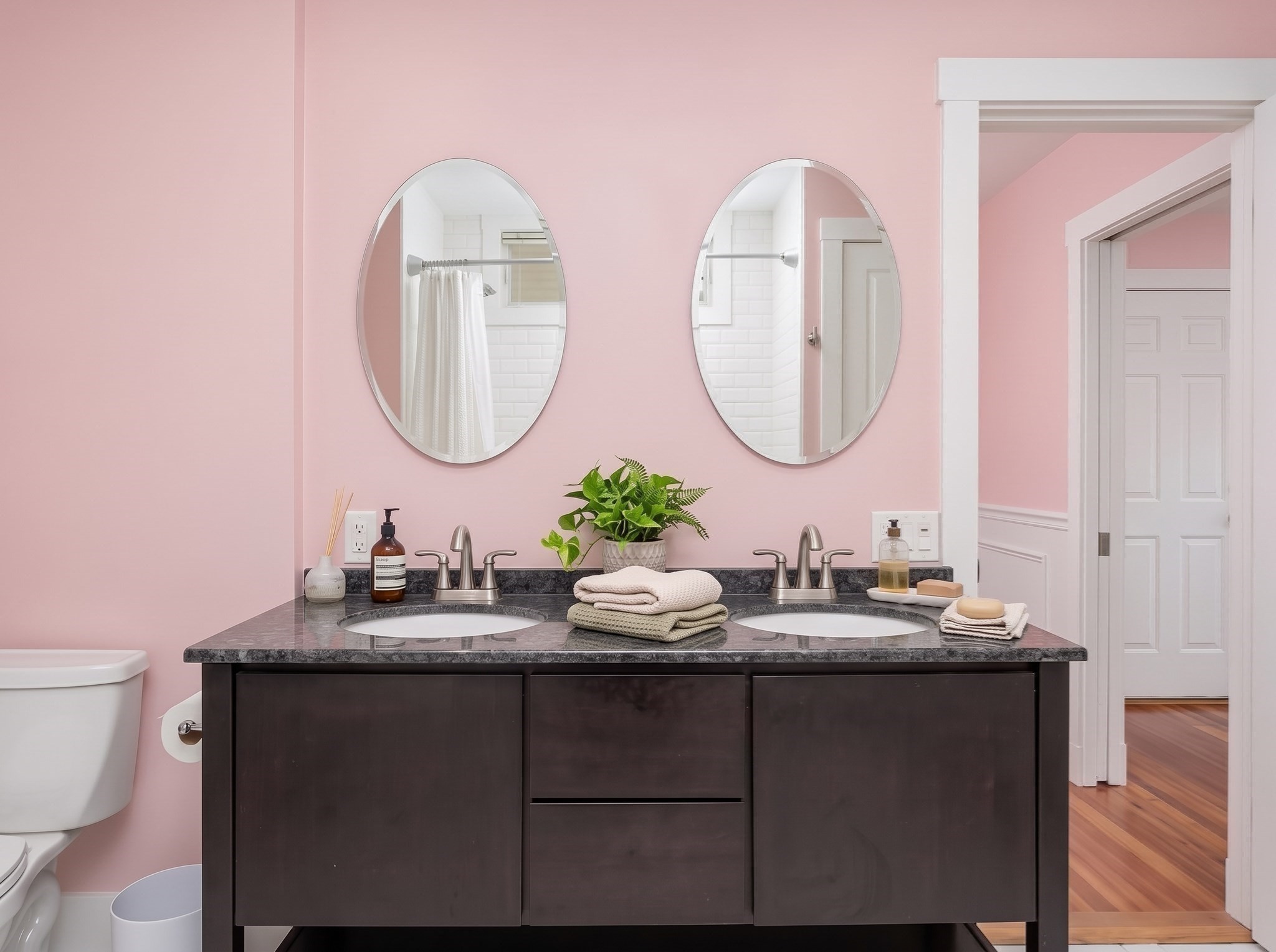 33 Vine St # 2