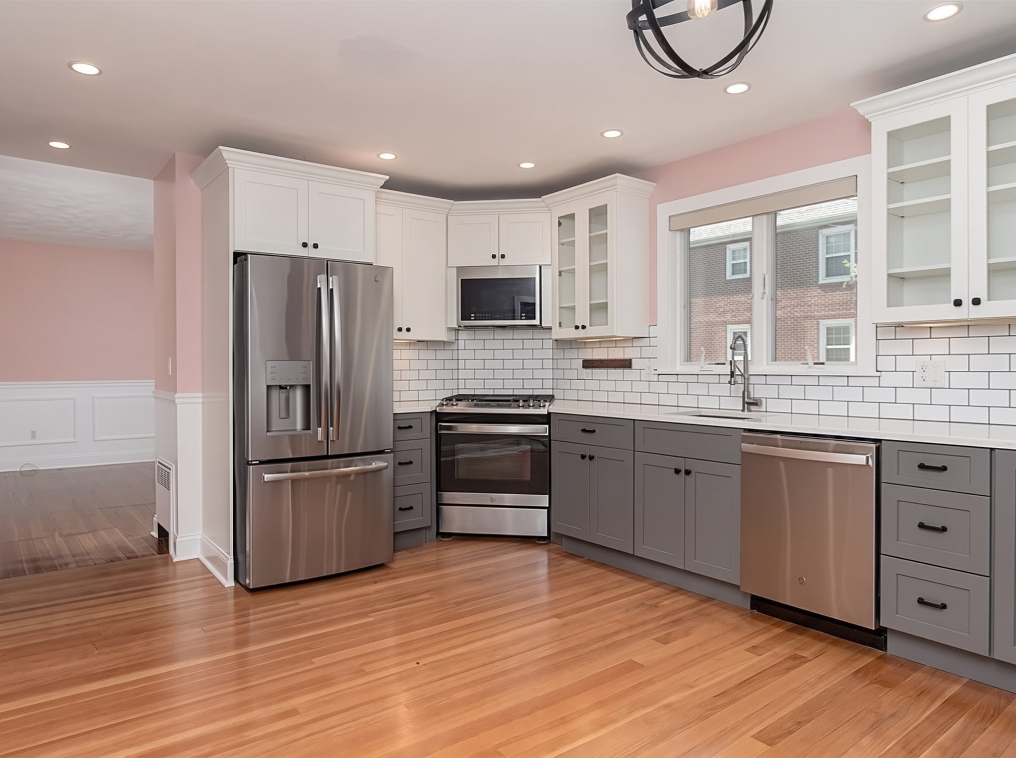 33 Vine St # 2