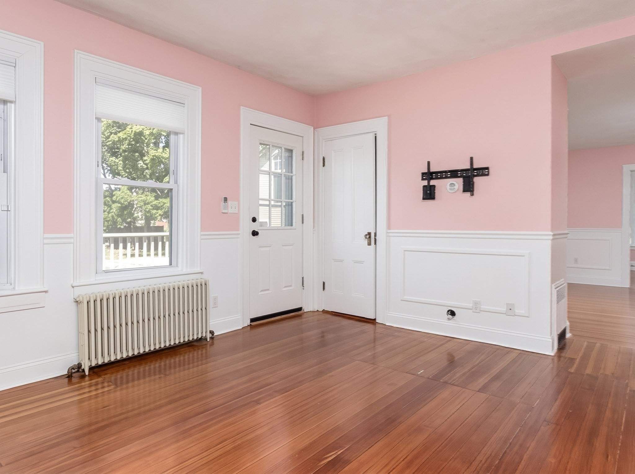 33 Vine St # 2