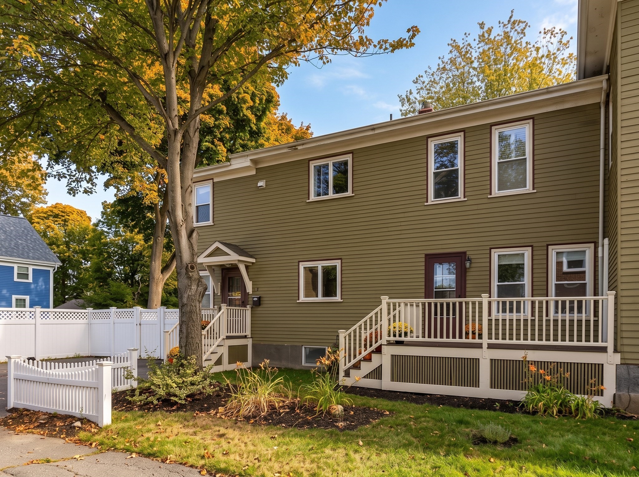 33 Vine St # 2