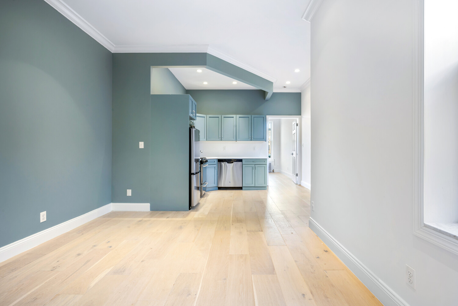 28 PERRY Street 5E