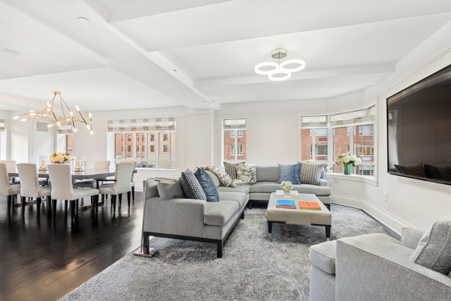 21 E 61ST Street 6E