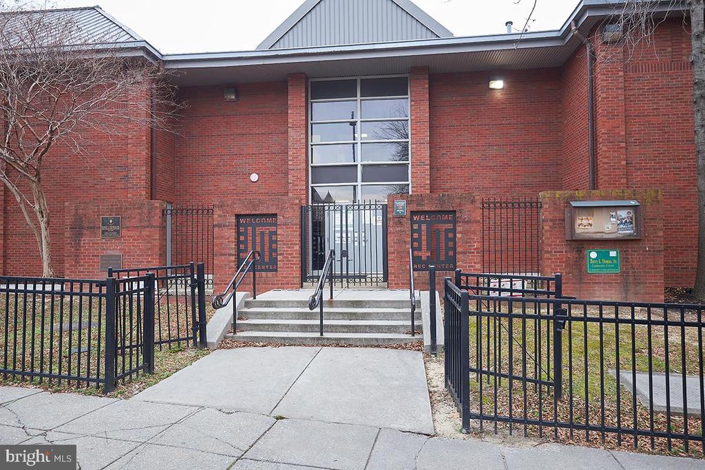 32 TODD PLACE NE 1