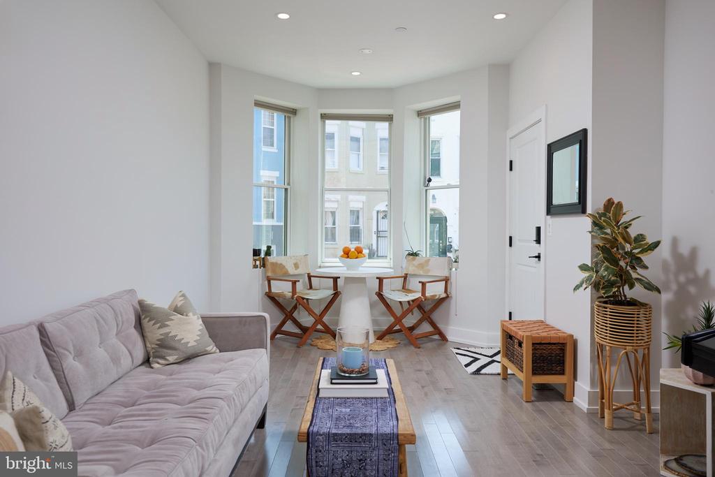32 TODD PLACE NE 1
