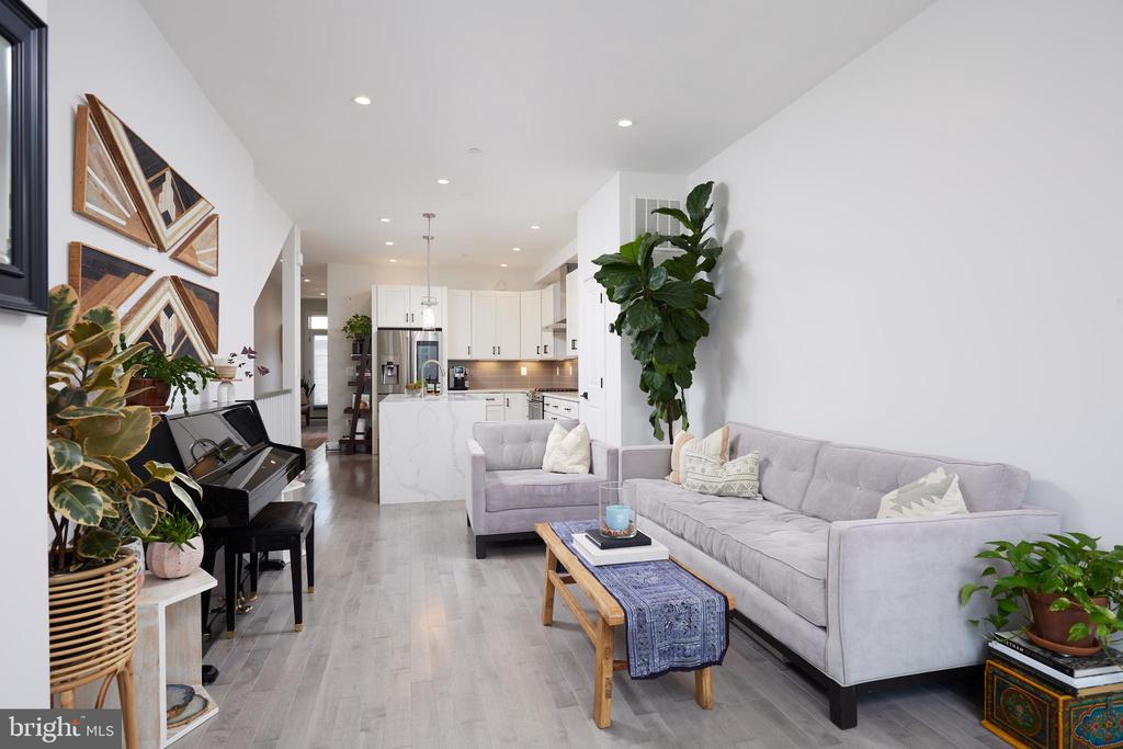 32 TODD PLACE NE 1