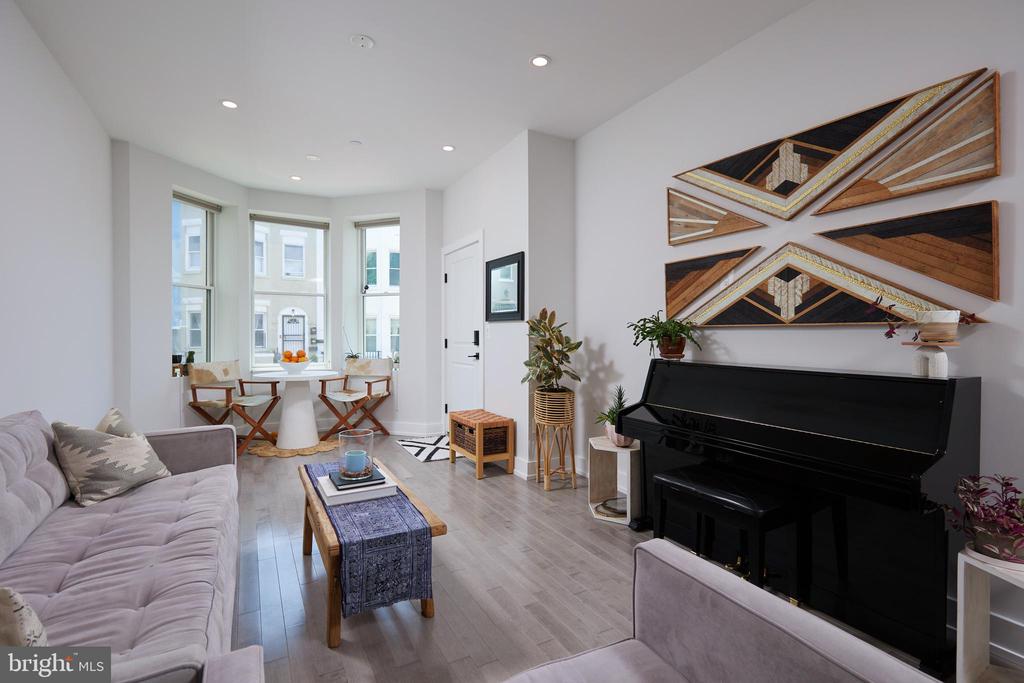 32 TODD PLACE NE 1