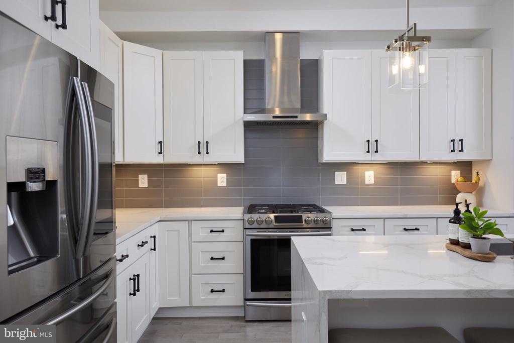 32 TODD PLACE NE 1