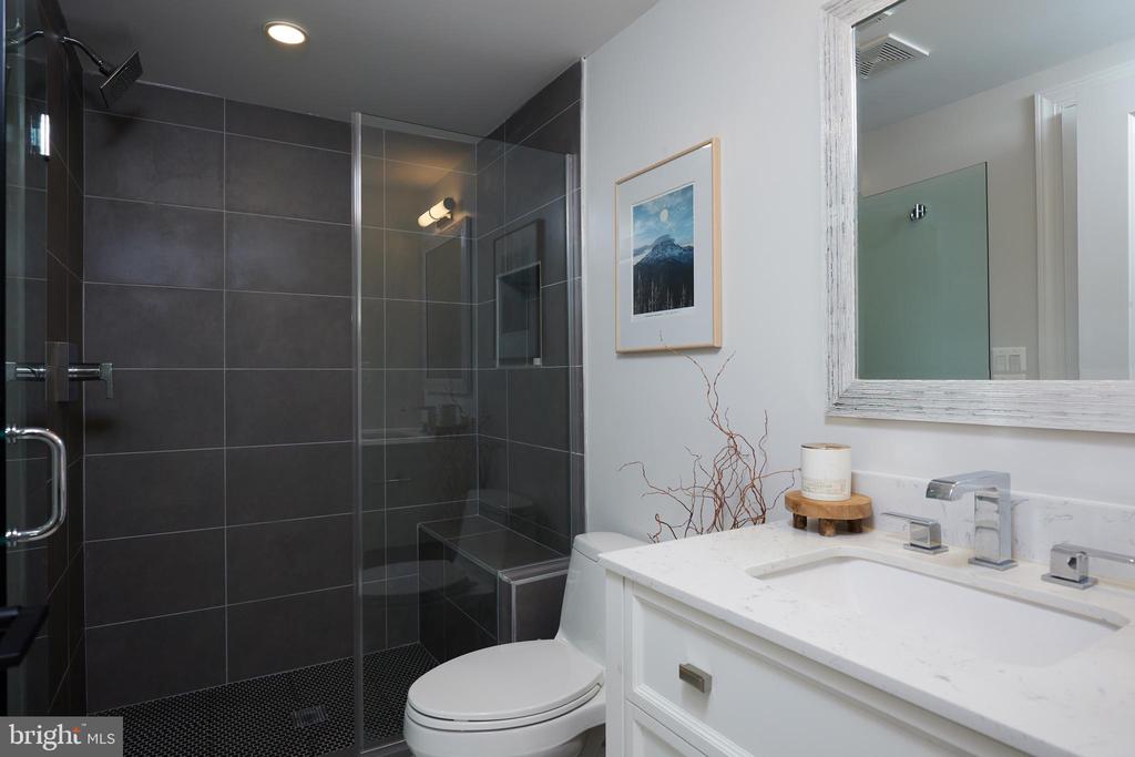 32 TODD PLACE NE 1