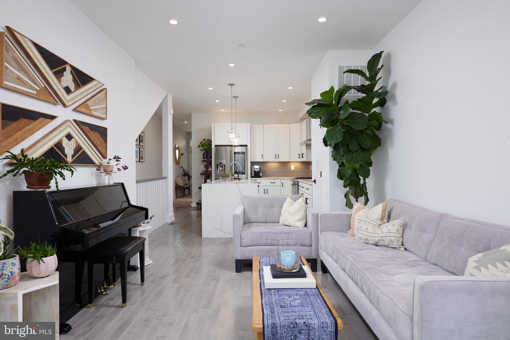 32 TODD PLACE NE 1