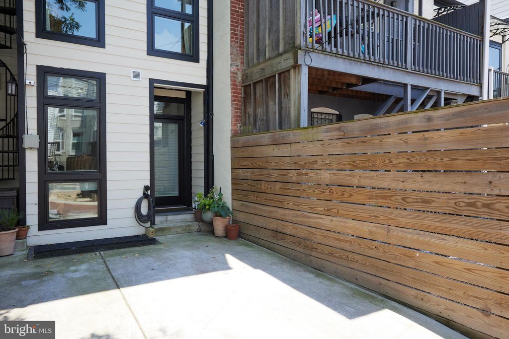 32 TODD PLACE NE 1