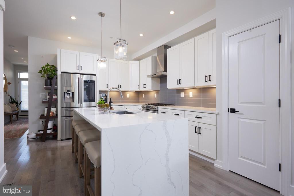 32 TODD PLACE NE 1