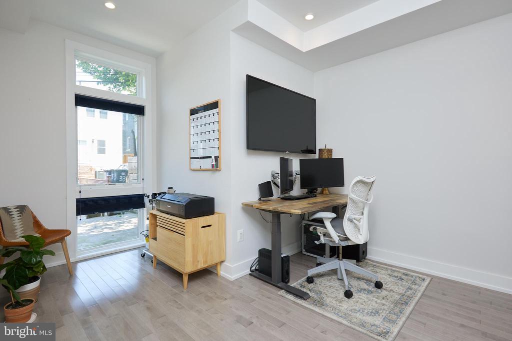 32 TODD PLACE NE 1
