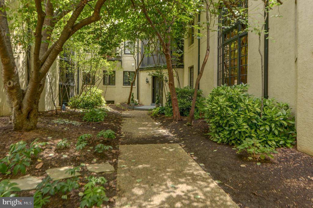 2633 15TH STREET NW 8