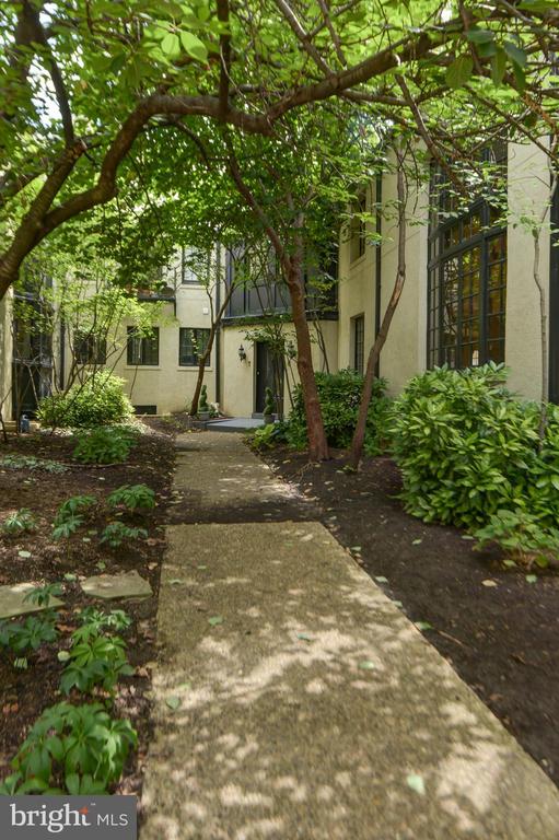 2633 15TH STREET NW 8